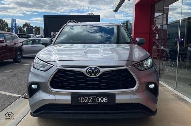 2023 Toyota Kluger GX in Silver