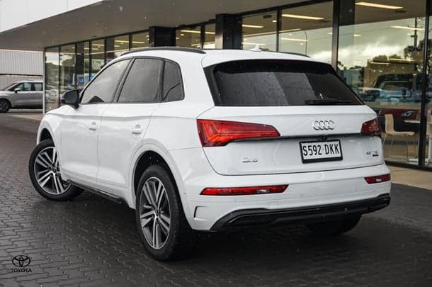 2024 Audi Q5 45 TFSI Sport in White