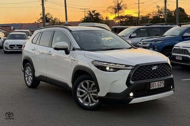 2022 Toyota Corolla Cross GXL in White