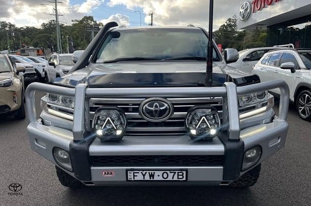 2016 Toyota Landcruiser Sahara in Silver