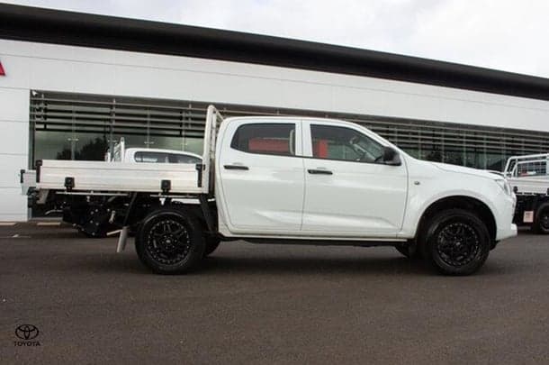 2023 Isuzu D-MAX SX in White