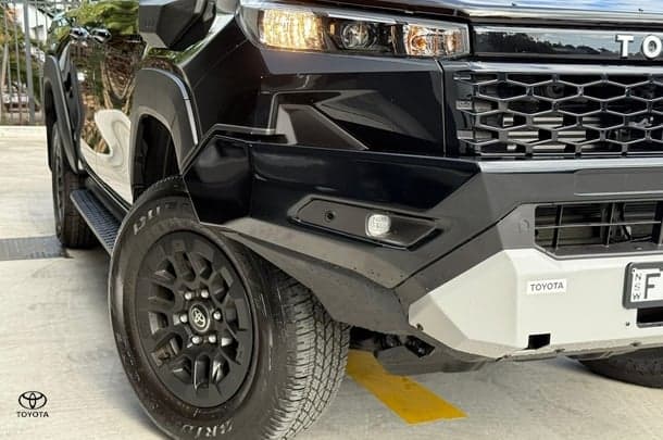 2025 Toyota Hilux SR 48V in Black