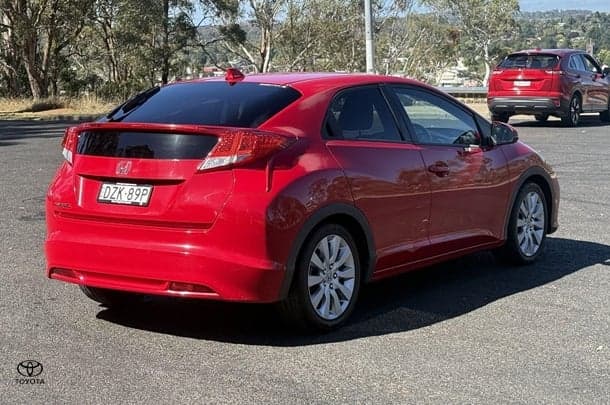 2013 Honda Civic VTi-L in Red