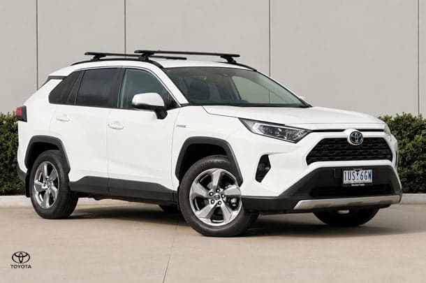 2021 Toyota RAV4 GXL in White