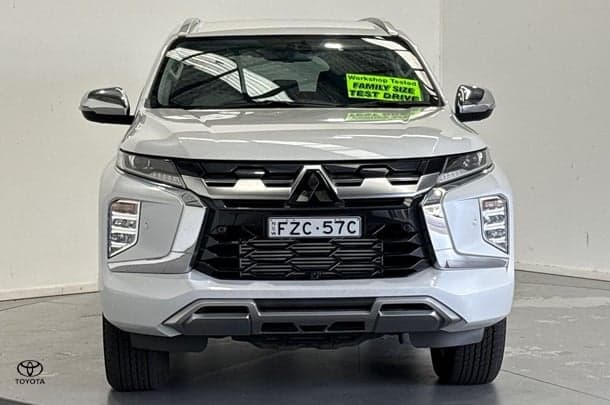 2024 Mitsubishi Pajero Sport Exceed in White