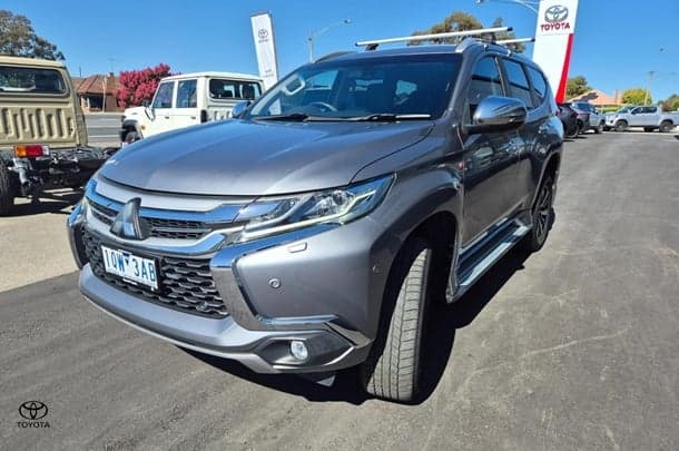 2018 Mitsubishi Pajero Sport Exceed in Grey