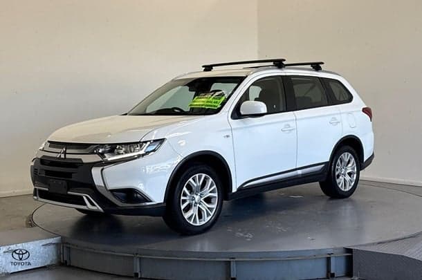 2019 Mitsubishi Outlander ES in White