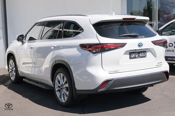 2024 Toyota Kluger Grande in White
