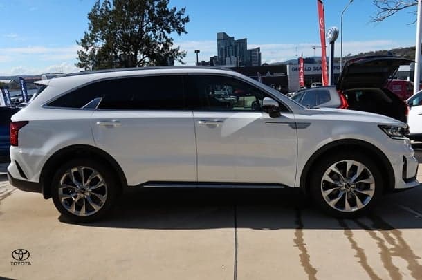 2023 Kia Sorento GT-Line in Black