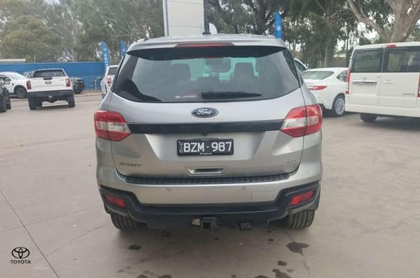 2022 Ford Everest Sport in Pink