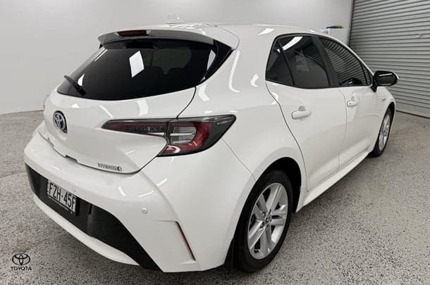 2019 Toyota Corolla Ascent Sport Hybrid in White