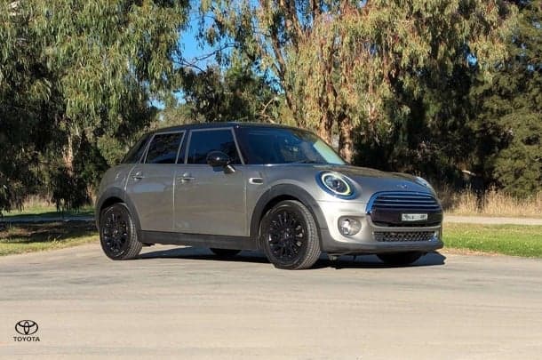 2018 MINI Hatch Cooper in Silver