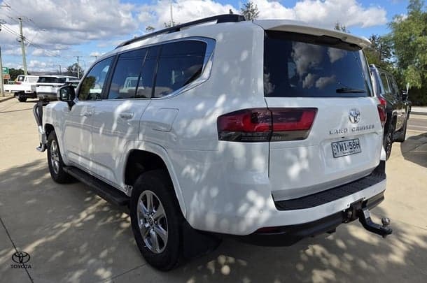 2023 Toyota Landcruiser VX in White