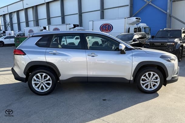 2024 Toyota Corolla Cross GX in White