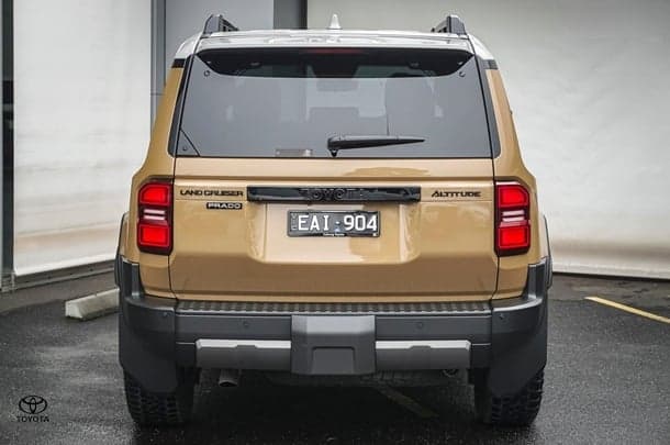 2026 Toyota Landcruiser Prado Altitude in Gold