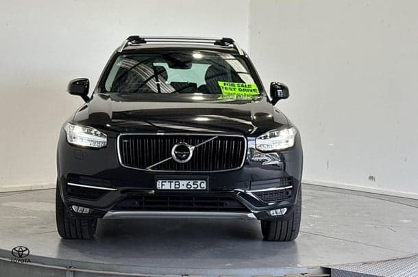 2019 Volvo XC90 D5 Momentum in Black