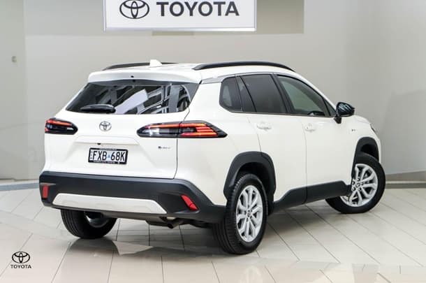 2026 Toyota Corolla Cross GXL in White