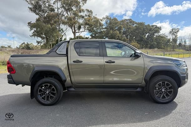 2025 Toyota Hilux Rogue 48V in Bronze