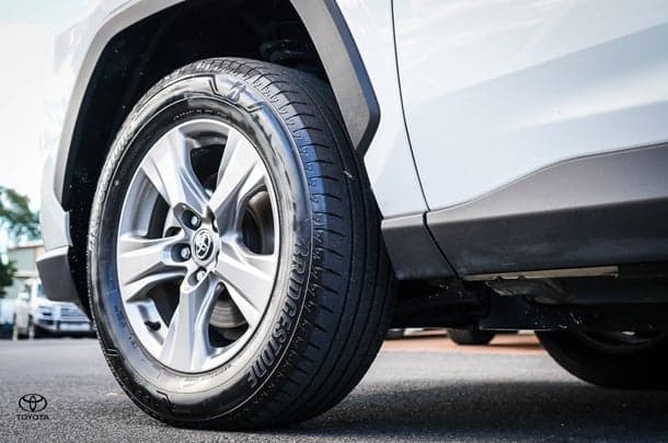 2022 Toyota RAV4 GX-2WD in White
