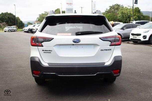 2021 Subaru Outback AWD Sport in White