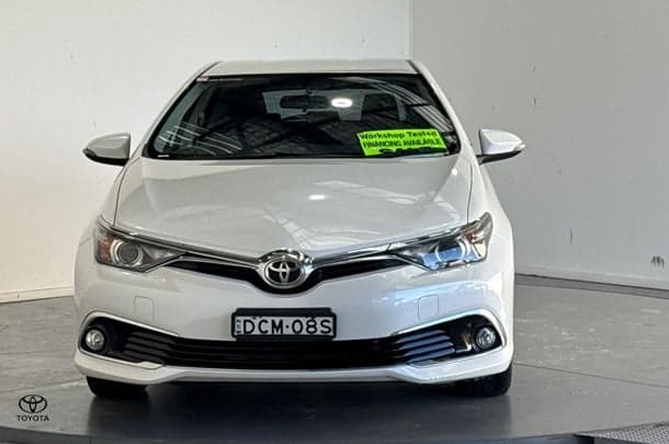 2015 Toyota Corolla Ascent Sport in White