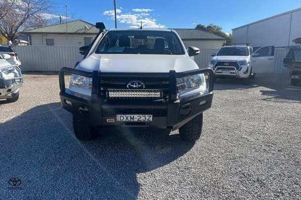 2018 Toyota Hilux SR in White