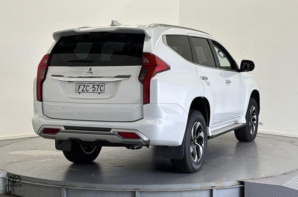 2024 Mitsubishi Pajero Sport Exceed in White
