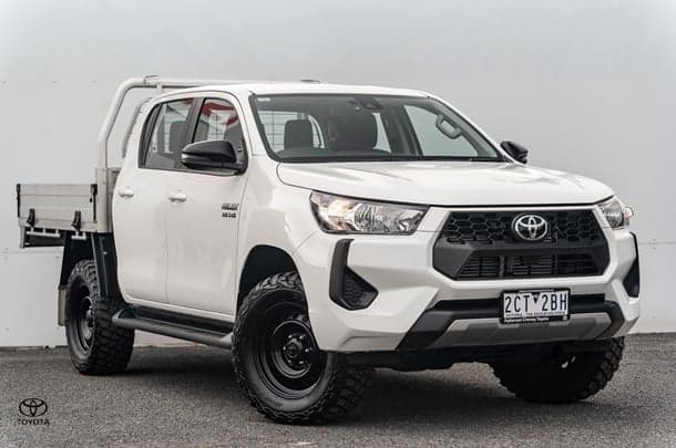 2025 Toyota Hilux SR in White