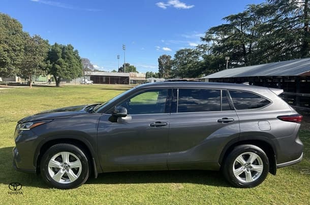 2021 Toyota Kluger GX in Grey