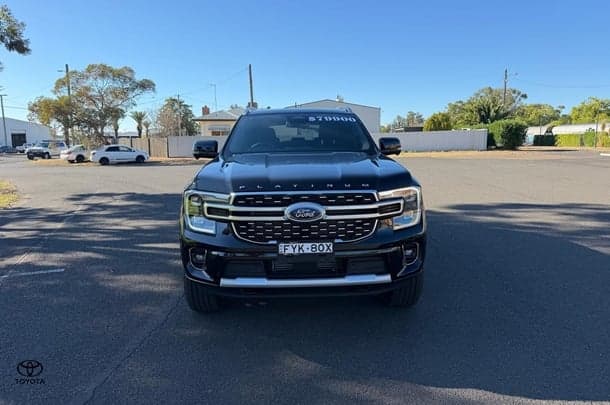 2025 Ford Everest Platinum in Silver