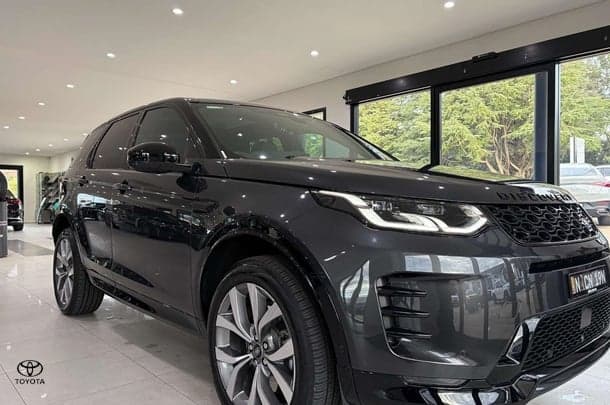 2024 Land Rover Discovery Sport P250 Dynamic HSE in Grey