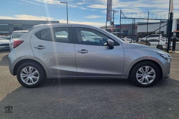 2017 Mazda 2 Neo in Silver