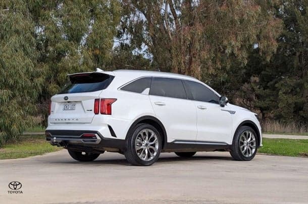 2020 Kia Sorento GT-Line in White