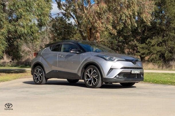 2018 Toyota C-HR Base in Silver