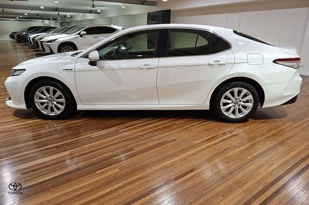 2019 Toyota Camry Ascent in White