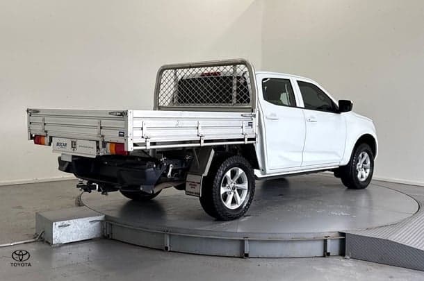 2023 Isuzu D-MAX LS-M in White