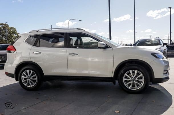 2020 Nissan X-TRAIL ST-L in White