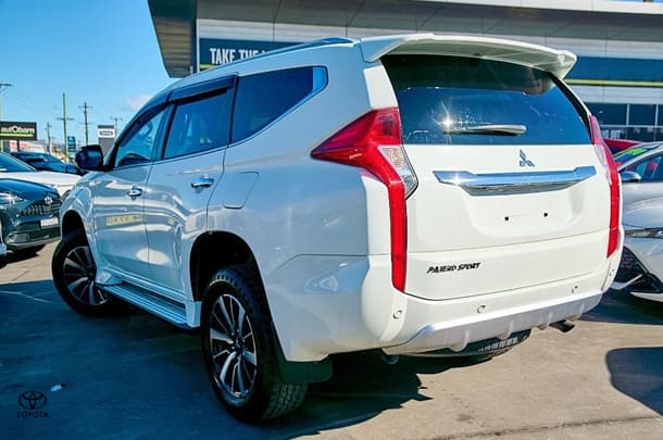 2016 Mitsubishi Pajero Sport GLS in White