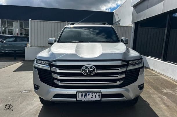 2022 Toyota Landcruiser VX in Silver