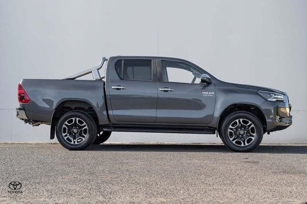 2021 Toyota Hilux SR5 in Grey