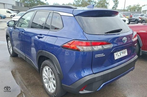 2022 Toyota Corolla Cross GXL in Blue
