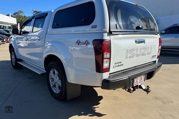 2017 Isuzu D-MAX LS-M in White