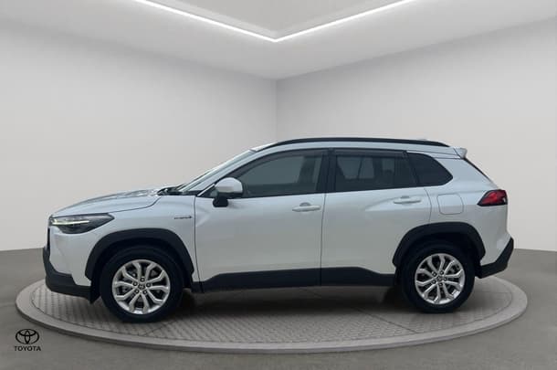 2023 Toyota Corolla Cross GXL in White