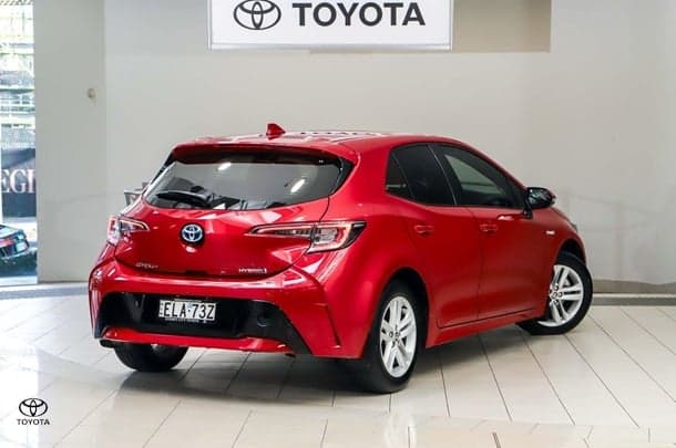 2020 Toyota Corolla Ascent Sport Hybrid in Red
