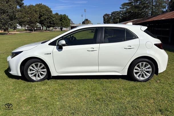 2023 Toyota Corolla Ascent Sport Hybrid in White
