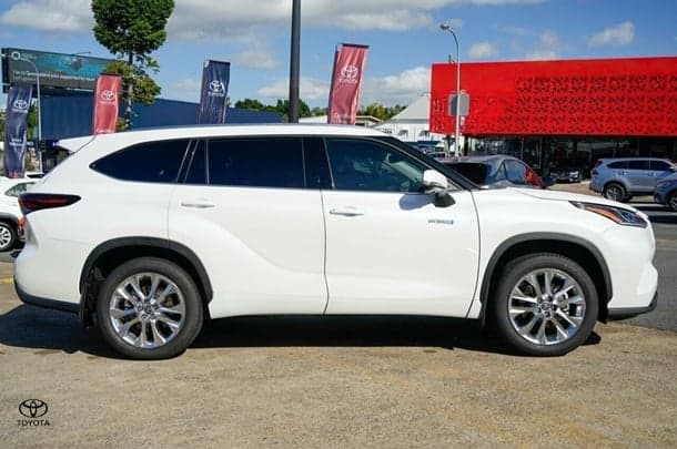 2024 Toyota Kluger AWD GRANDE in White