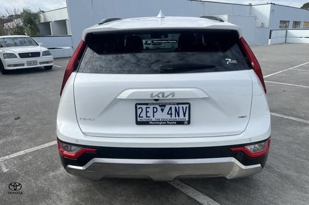 2022 Kia Niro HEV S in White