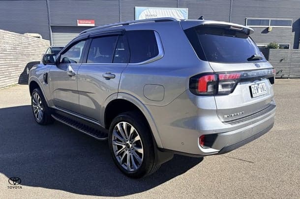 2022 Ford Everest Platinum in Silver