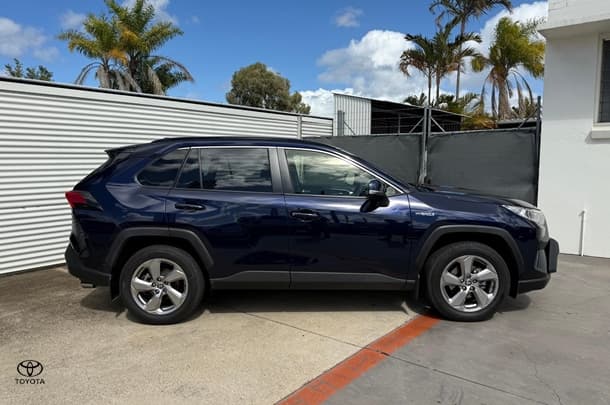 2021 Toyota RAV4 GXL in Blue