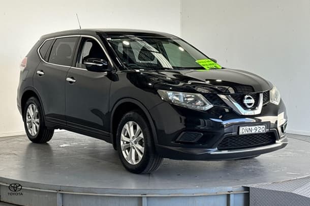 2017 Nissan X-TRAIL ST in Black